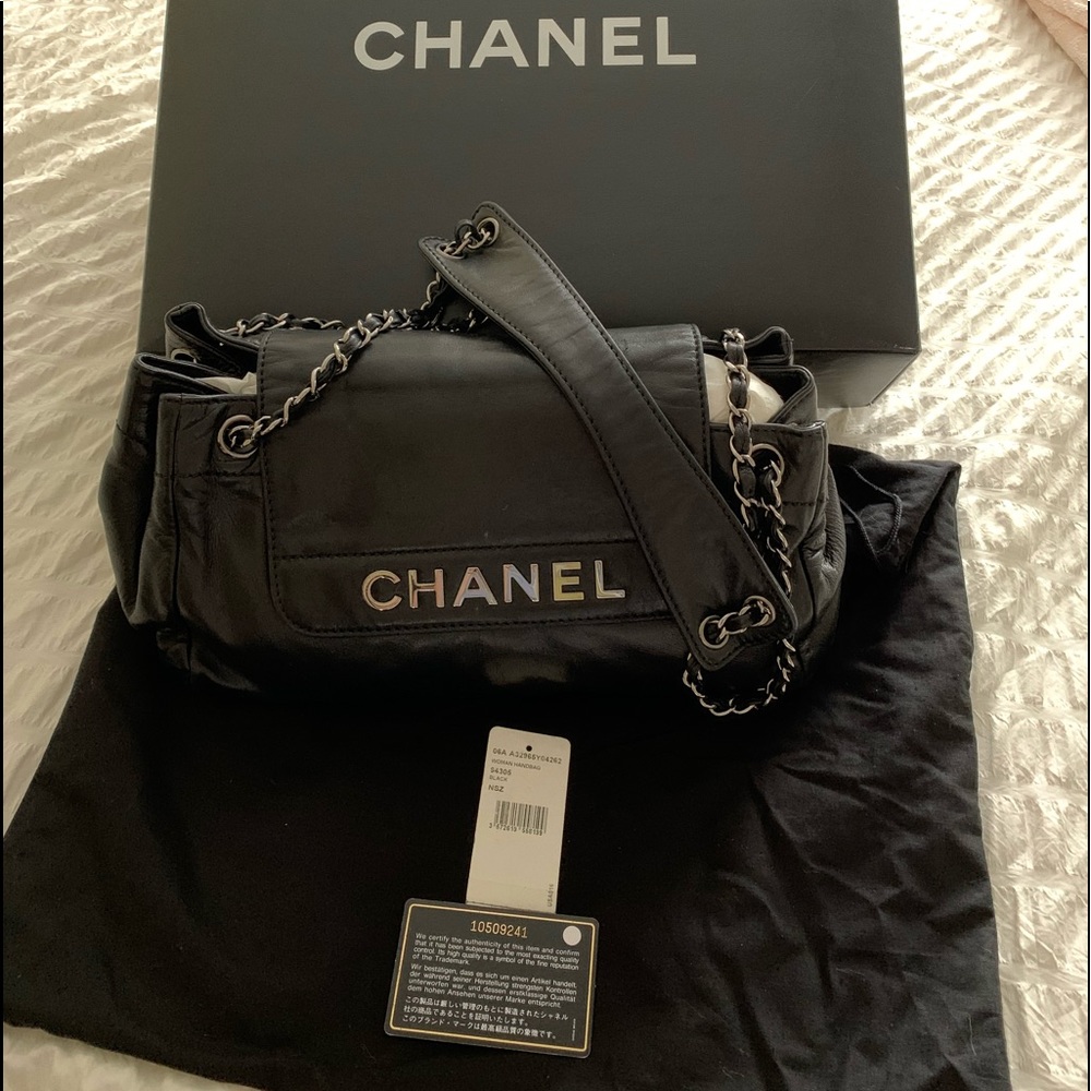 ** Rare** Chanel NSZ Authentic 100% 94305 black bag UNI